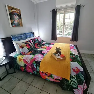 https://jds-tropical-stays.cairnshotels4all.com